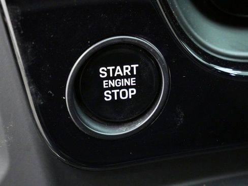 Used 2025 Porsche Cayenne GTS image 27