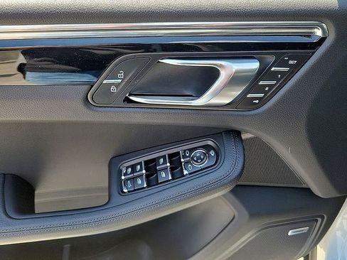 Used 2024 Porsche Macan Turbo image 13