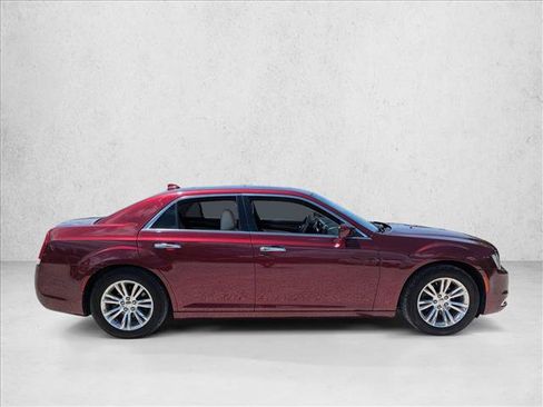 Used 2018 Chrysler 300 Touring L RWD image 2