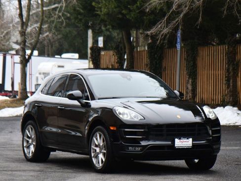 Used 2015 Porsche Macan Turbo image 10