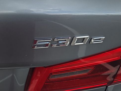 Used 2018 BMW 530e RWD image 5