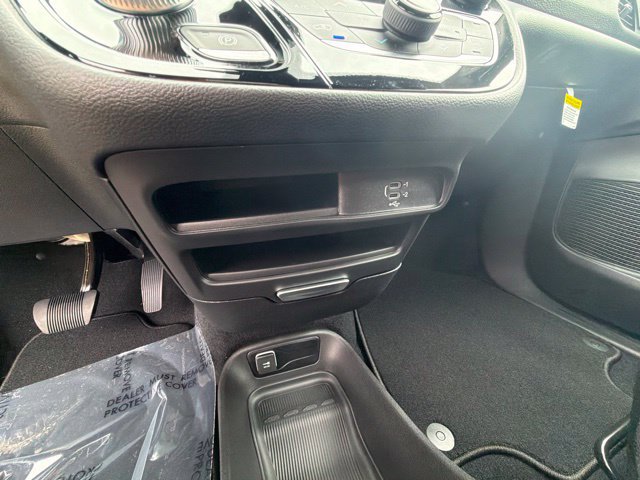 New 2027 Chrysler Pacifica Select FWD image 27