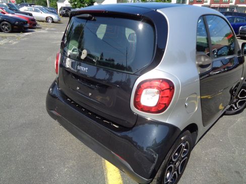 Used 2016 smart fortwo passion image 22