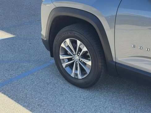Used 2025 Chevrolet Equinox LT FWD image 31