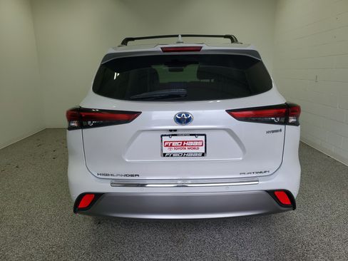 Used 2023 Toyota Highlander Platinum AWD/4WD image 7