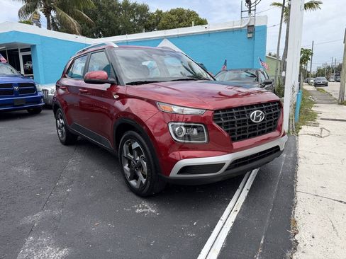 Used 2024 Hyundai Venue Limited FWD image 5