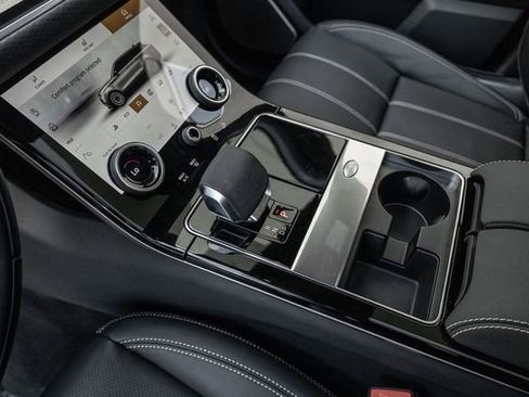 Used 2022 Land Rover Range Rover Velar R-Dynamic S image 11