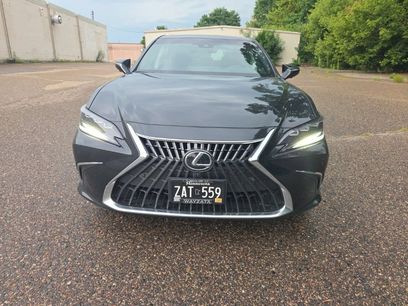 Used 2024 Lexus ES 300h Ultra Luxury w/ Accessory Package (Z1)