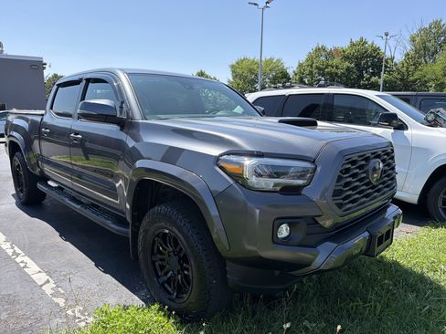 Used 2022 Toyota Tacoma TRD Sport w/ TRD Premium Sport Package AWD/4WD image 1