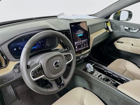 Used 2026 Volvo XC60 B5 Plus w/ Protection Package Premier image 10