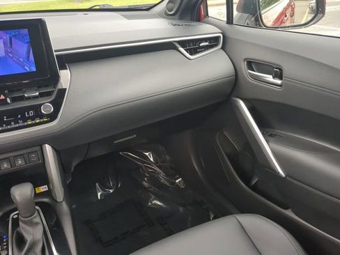 Used 2023 Toyota Corolla Cross XSE w/ Convenience Package image 17