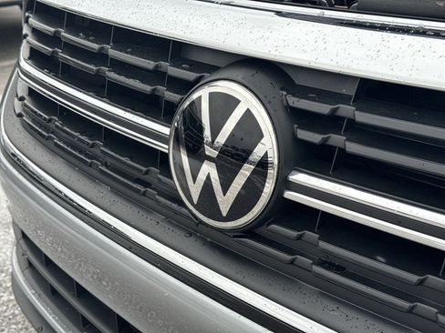 Used 2022 Volkswagen Jetta SE w/ Panoramic Sunroof Package image 32