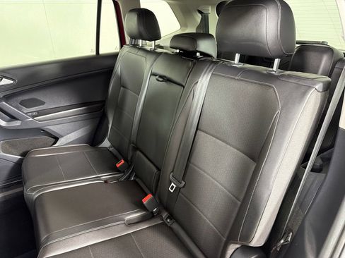 Used 2018 Volkswagen Tiguan SE w/ 18" Alloy Wheels Package image 20