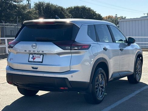 Certified 2025 Nissan Rogue S image 9