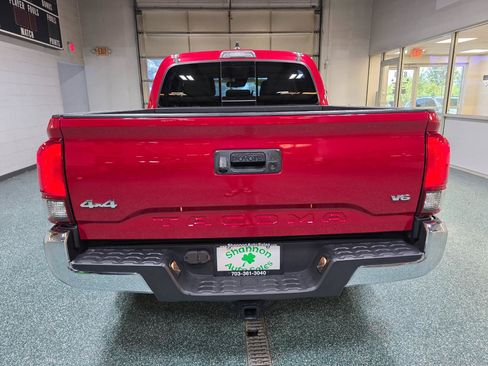 Used 2021 Toyota Tacoma SR5 AWD/4WD image 8