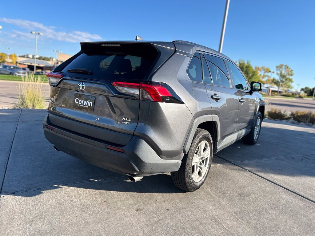 Used 2021 Toyota RAV4 XLE AWD/4WD image 7