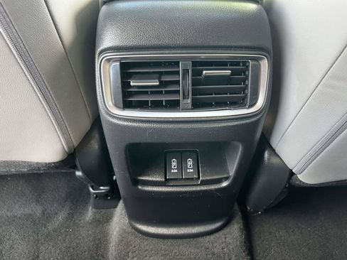 Used 2018 Honda CR-V Touring image 8