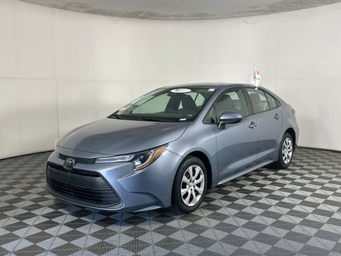 Used 2023 Toyota Corolla LE FWD image 7