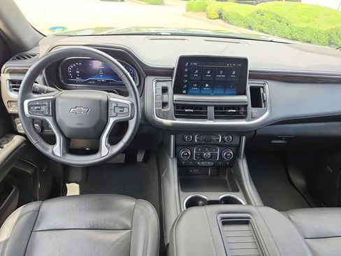 Used 2022 Chevrolet Suburban Z71 w/ Luxury Package AWD/4WD image 8