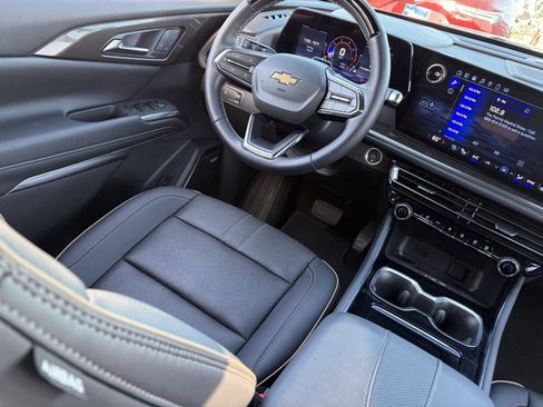 Certified 2025 Chevrolet Traverse High Country FWD image 15