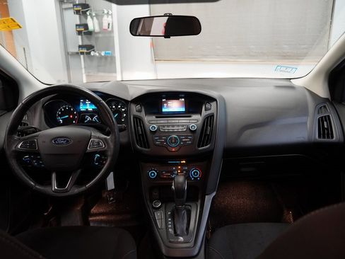 Used 2017 Ford Focus SE w/ SE Winter Package image 18