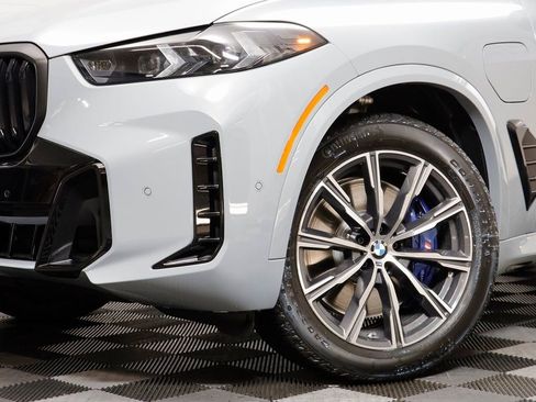 New 2026 BMW X5 xDrive50e w/ M Sport Package AWD/4WD image 3