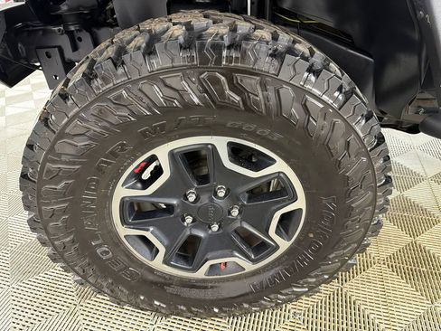 Used 2016 Jeep Wrangler Unlimited Rubicon image 11