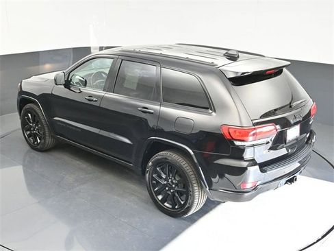 Used 2019 Jeep Grand Cherokee Altitude image 31