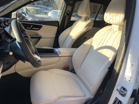 Certified 2025 Mercedes-Benz GLC 300 image 22