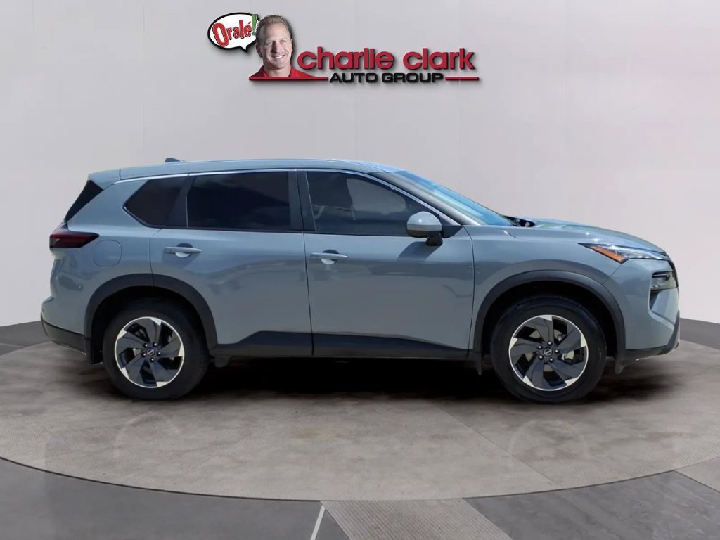 Used 2026 Nissan Rogue SV FWD image 6