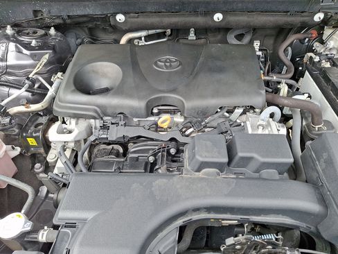 Used 2024 Toyota RAV4 LE AWD/4WD image 29