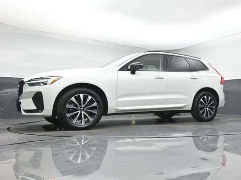 Used 2024 Volvo XC60 B5 Plus w/ Protection Package Premier AWD/4WD image 14
