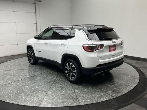 Used 2023 Jeep Compass Limited AWD/4WD image 2