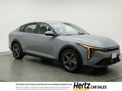 Used 2025 Kia K4 LXS image 1
