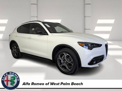 New 2025 Alfa Romeo Stelvio Sprint w/ Convenience Package image 1