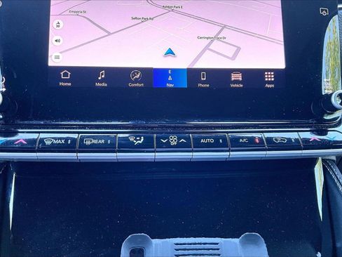 Used 2024 Jeep Wagoneer L Series II w/ Flexible Seating Group AWD/4WD image 18