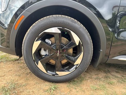 New 2025 Kia Sorento EX image 9