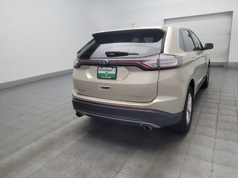 Used 2018 Ford Edge Titanium w/ Technology Package FWD image 9