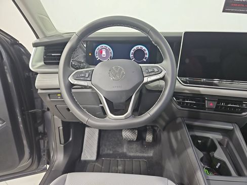 New 2026 Volkswagen Tiguan SE AWD/4WD image 13