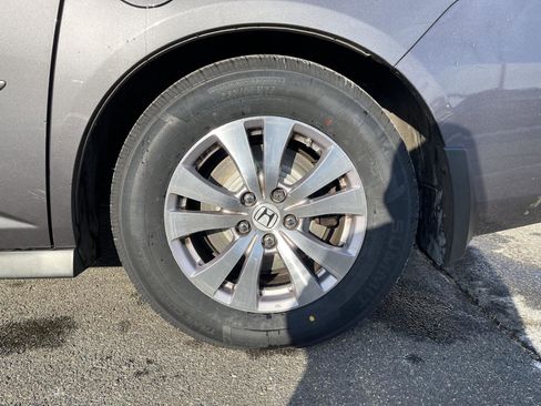 Used 2016 Honda Odyssey EX-L image 27