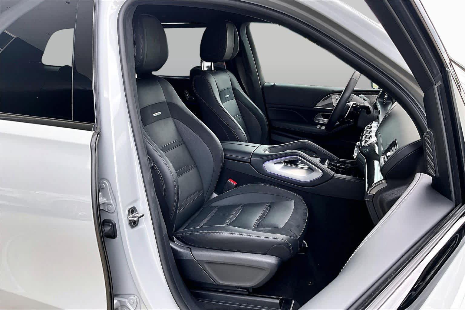 Used 2025 Mercedes-Benz GLS 63 AMG 4MATIC image 9