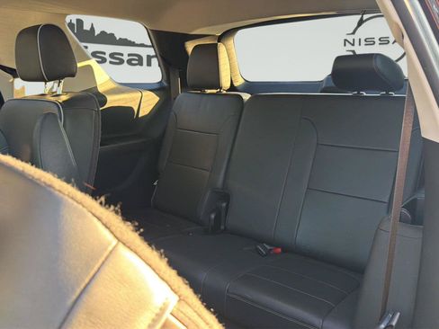 Used 2021 Chevrolet Traverse High Country AWD/4WD image 35