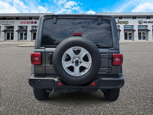 Used 2022 Jeep Wrangler Unlimited Sport w/ Sun And Sound Package AWD/4WD image 7
