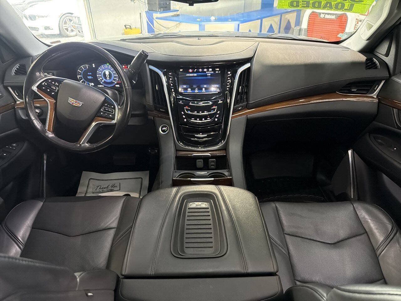 Used 2020 Cadillac Escalade ESV Premium Luxury AWD/4WD image 23