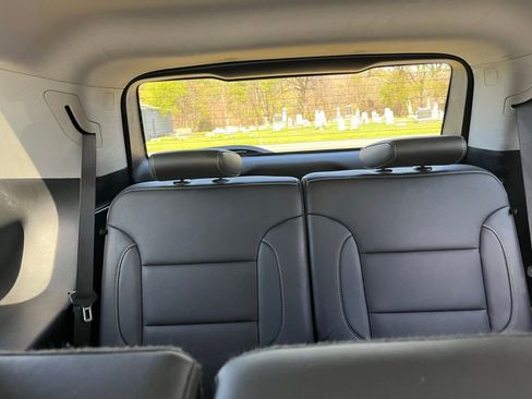 Used 2023 GMC Acadia SLT AWD/4WD image 27