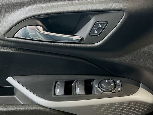 Used 2025 Chevrolet Trax LS FWD image 13