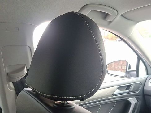 Certified 2023 Volkswagen Tiguan SE image 13