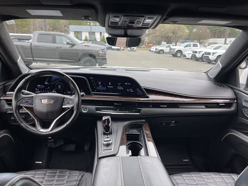 Used 2023 Cadillac Escalade ESV Sport Platinum image 8