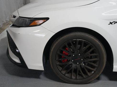 Used 2024 Toyota Camry SE w/ Convenience Package FWD image 5