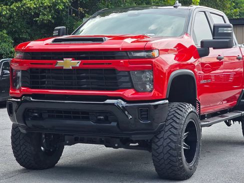 Used 2024 Chevrolet Silverado 2500 Custom w/ Custom Convenience Package AWD/4WD image 2